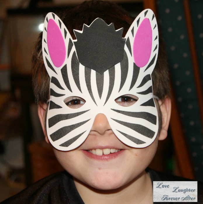 Animal Trackers Zebra mask